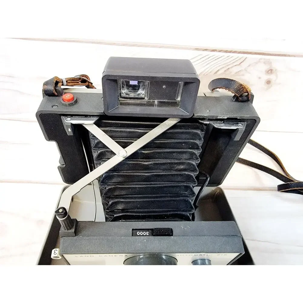 Vintage Polaroid Automatic Land Camera 215 W/Case, Manual and Flash Untested
